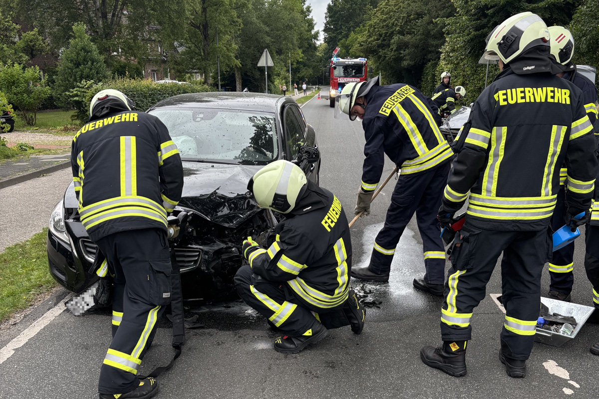Aurich-Walle NI – Drei Verletzte nach Unfall mit drei Fahrzeugen