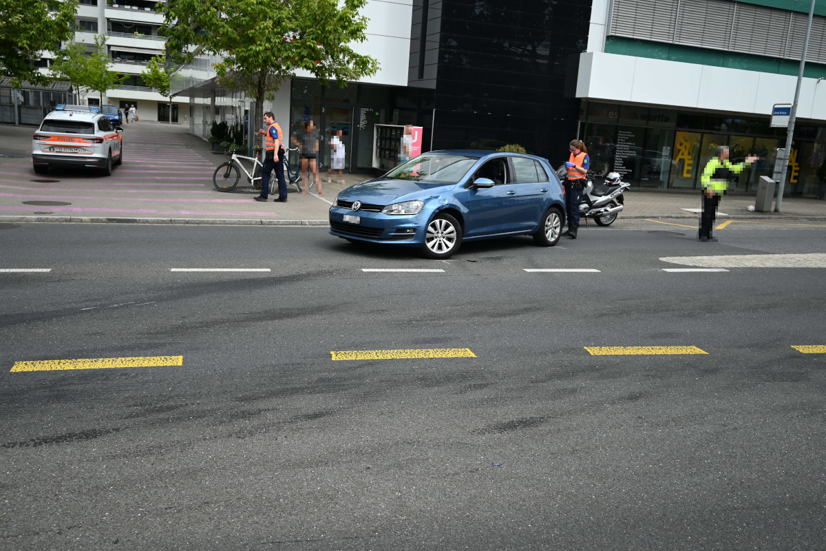 Rapperswil-Jona SG – Zwei Personen bei Unfall zwischen Auto und Motorrad verletzt