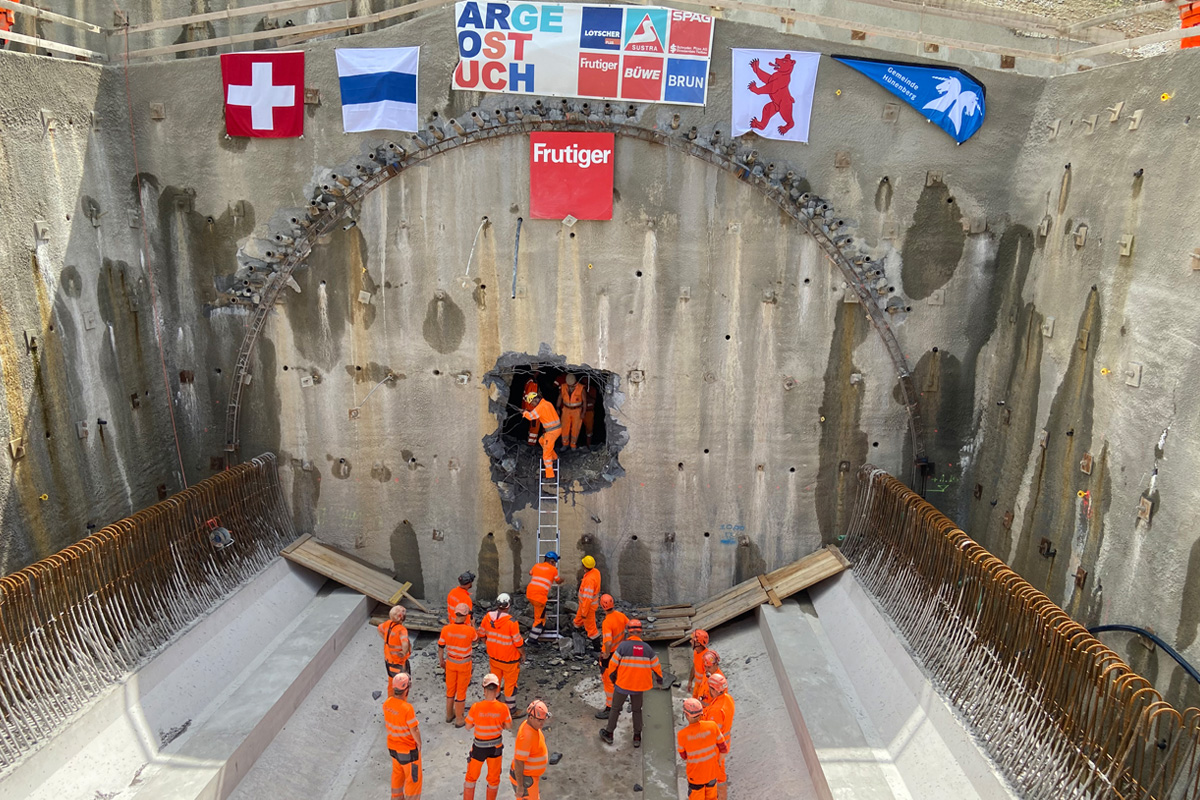 Durchschlagfeier in Cham ZG – Tunnel Städtlerwald durchstochen