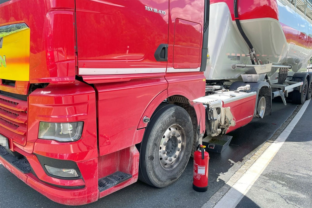 Stampa GR – Dieselaustritt nach Unfall mit Lastwagen 