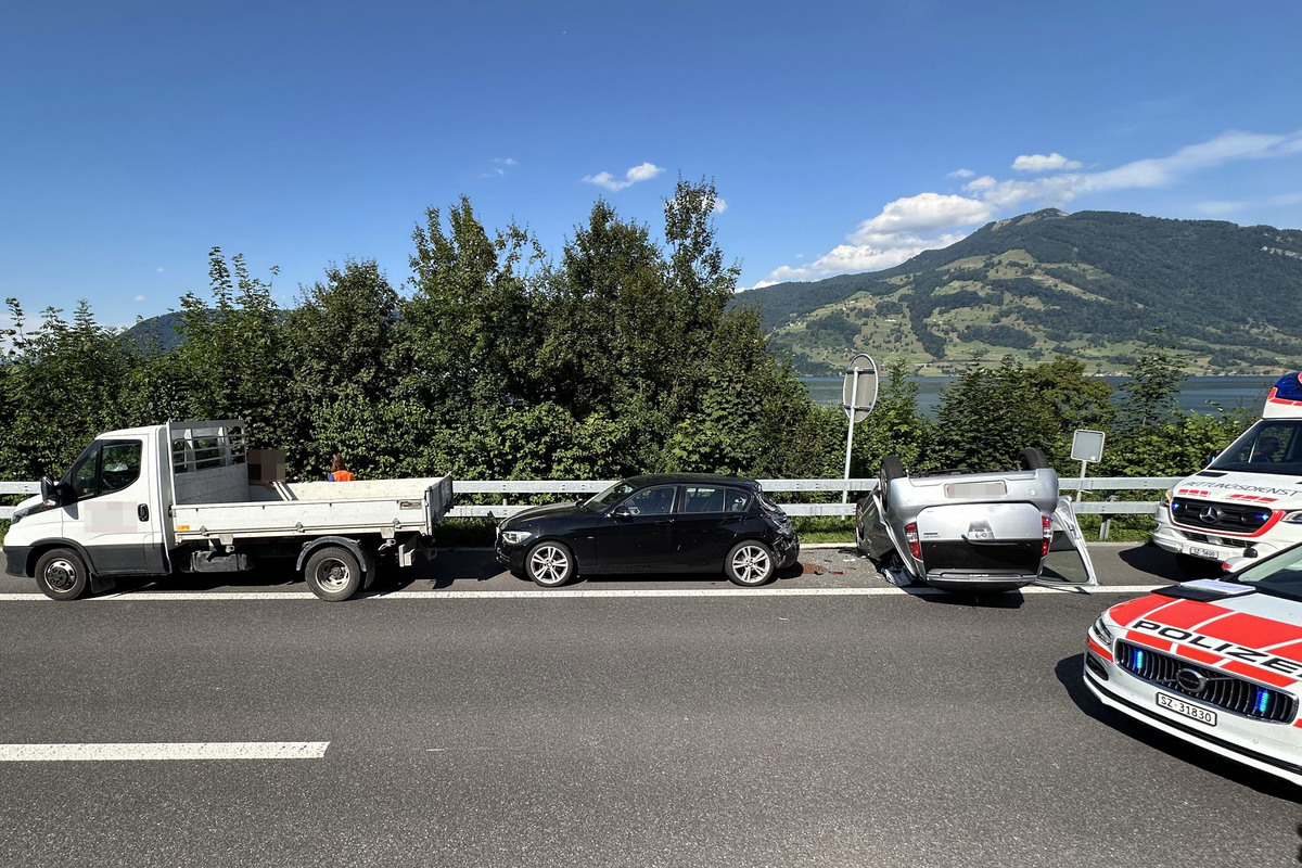 A4 Immensee SZ – Mehrere Verletzte bei Unfall - Autobahn gesperrt