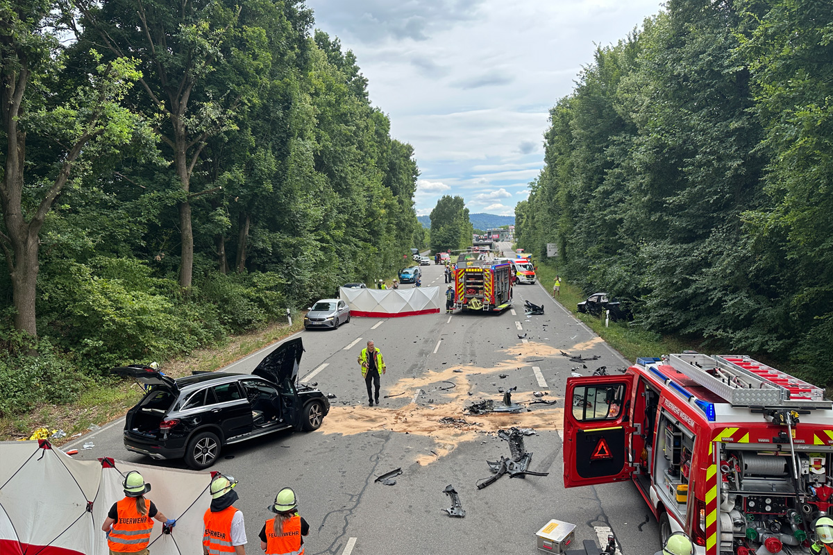 Weinheim BW – Mehrere verletzte Personen und Kinder nach schwerem Unfall