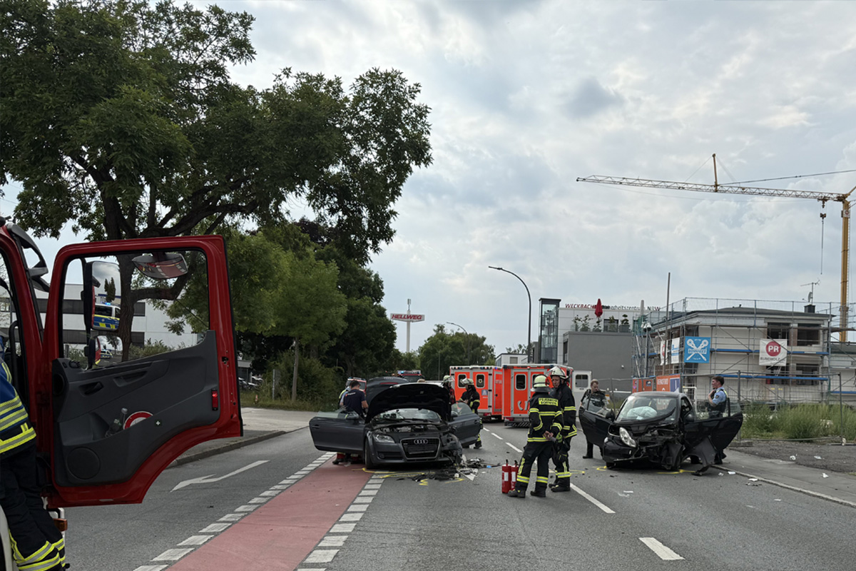 Dortmund NW – Zwei Verletzte bei Unfall mit Frontalkollision