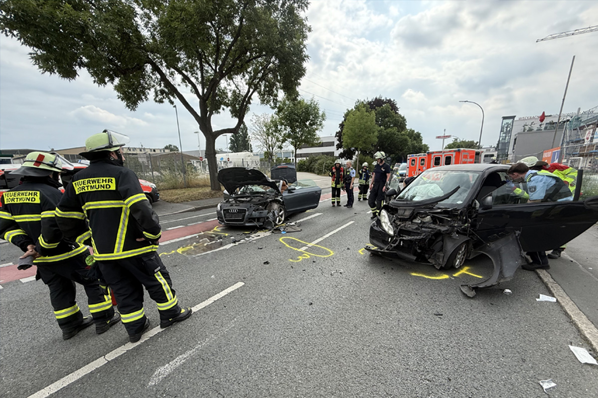 Dortmund NW – Zwei Verletzte bei Unfall mit Frontalkollision