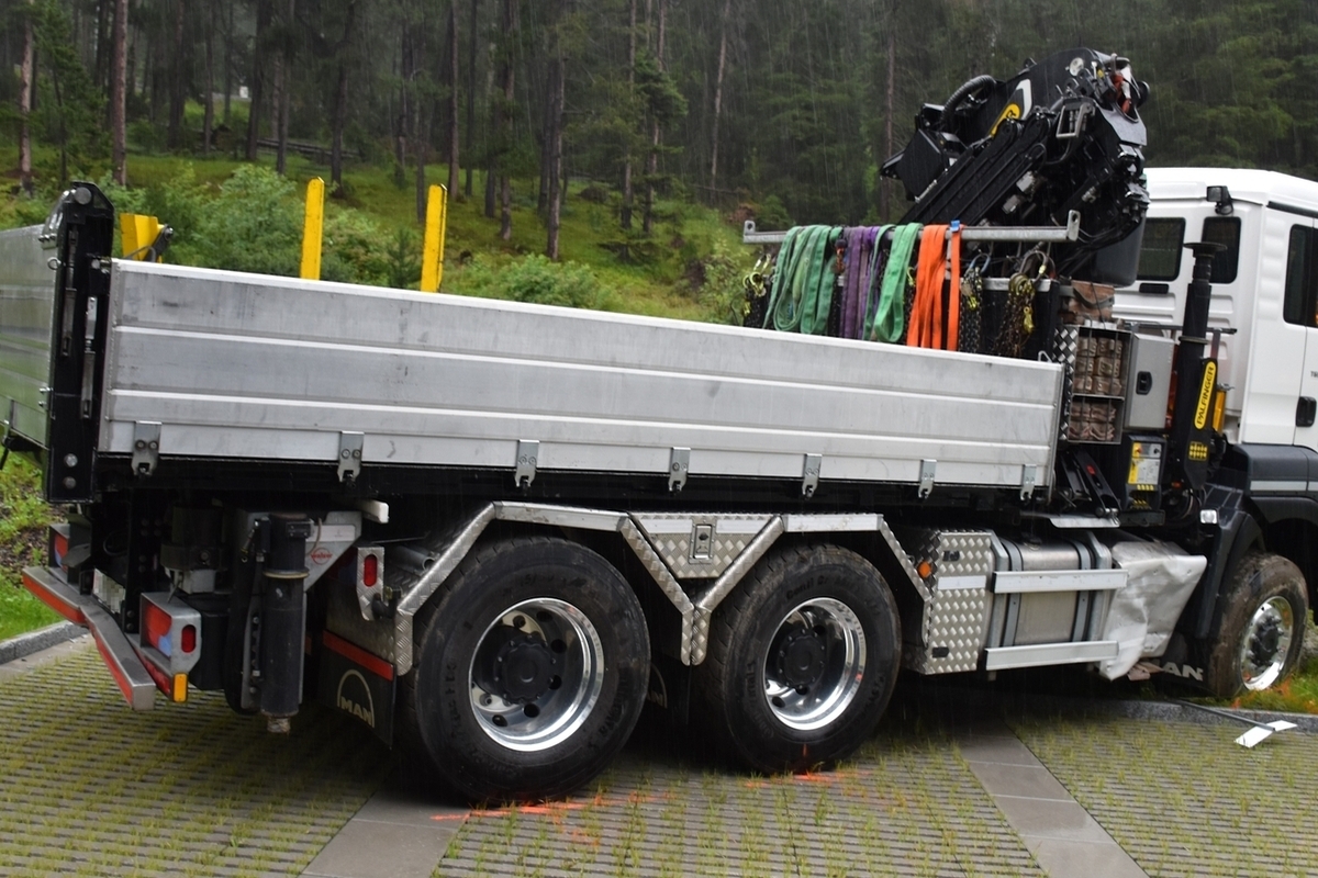 Unfall in Davos Wolfgang GR – Lastwagen kollidiert mit Auto