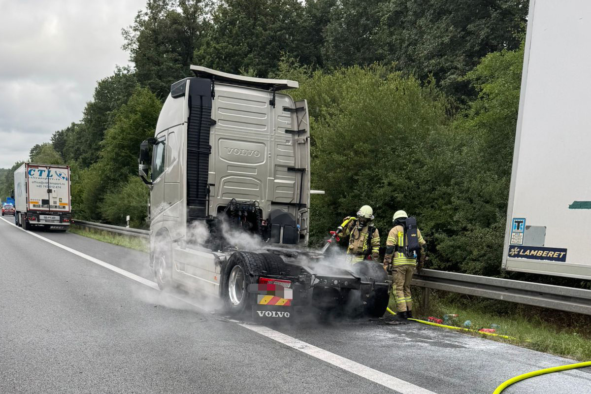 A2 Helmstedt NI – Brand von Lkw auf Autobahn