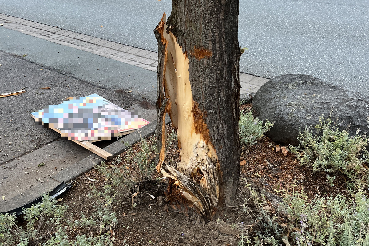 Schöneck HE – BMW-Fahrer beschädigt bei Unfall vier Fahrzeuge und wird verletzt