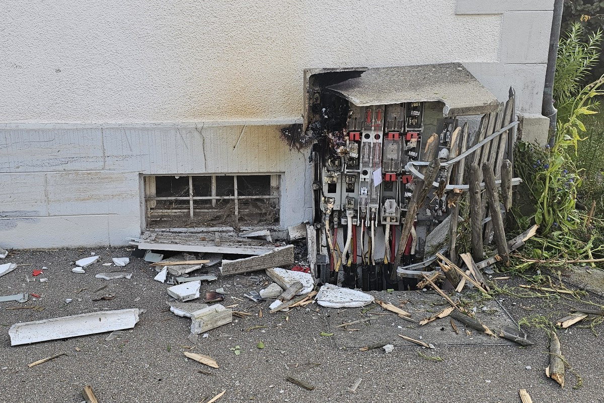 Illighausen TG – Stromverteilerkasten nach Autounfall in Brand geraten