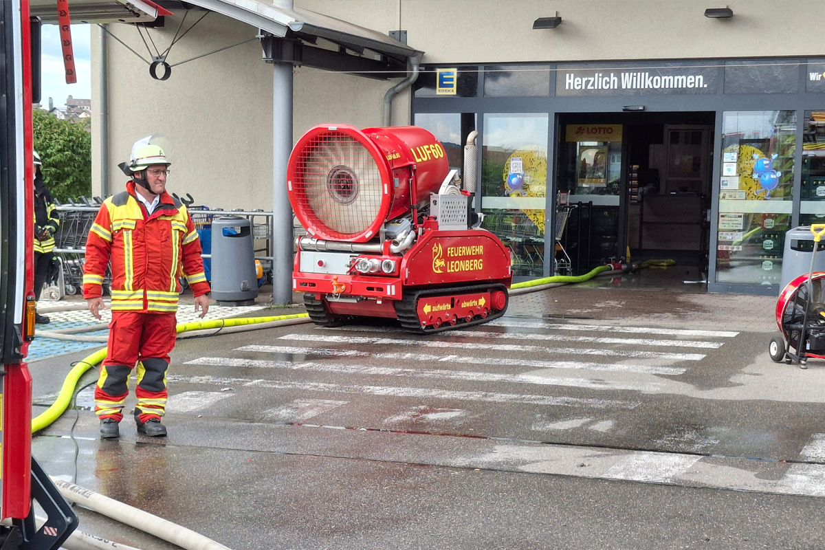 Calw BW – Evakuierung von Supermarkt nach Brand von Leergutautomat