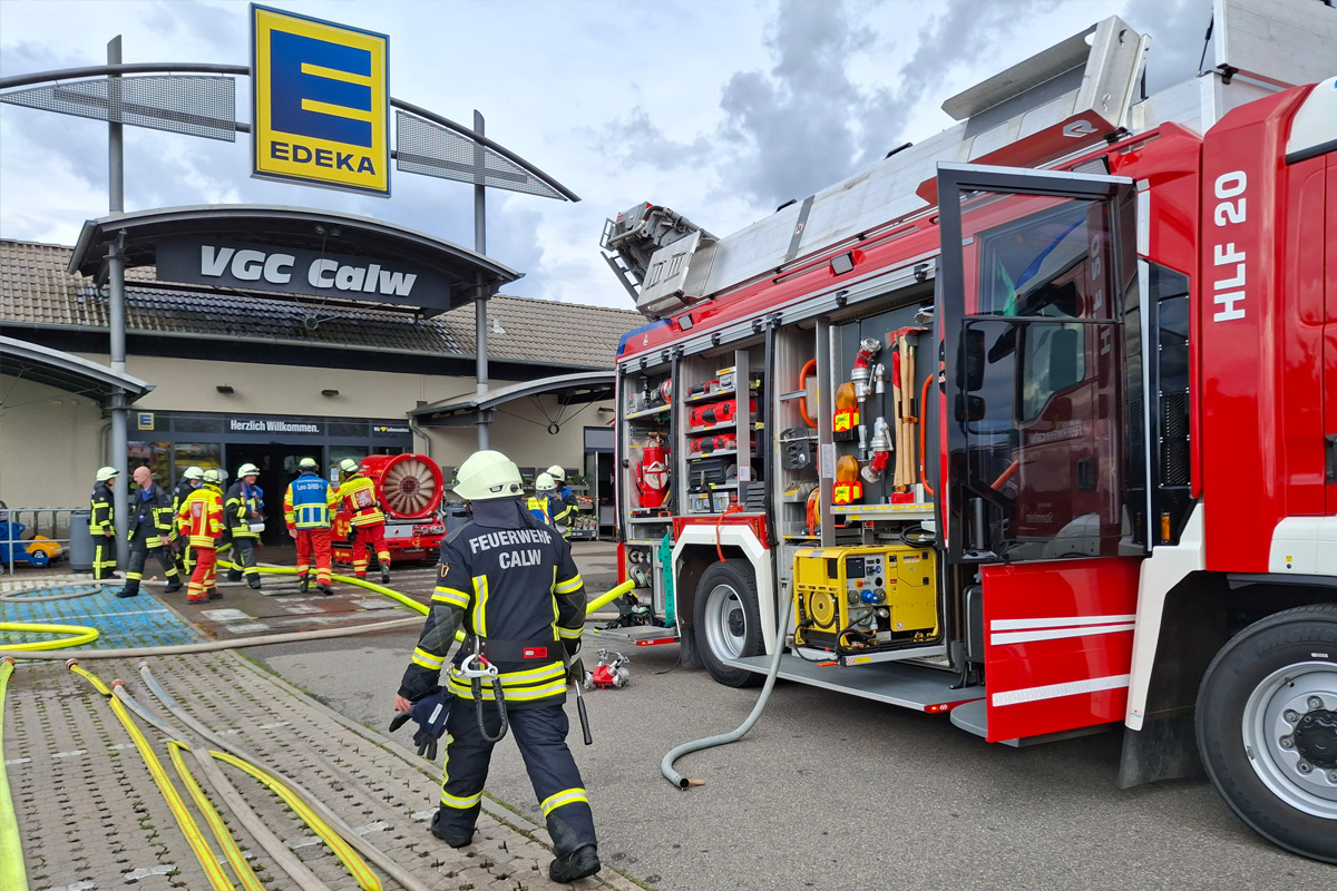 Calw BW – Evakuierung von Supermarkt nach Brand von Leergutautomat