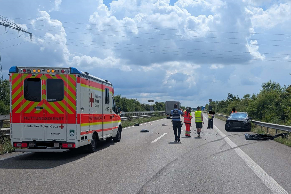 A65 Landau RP – Vier verletzte Personen bei Unfall von Transporter mit Pkw