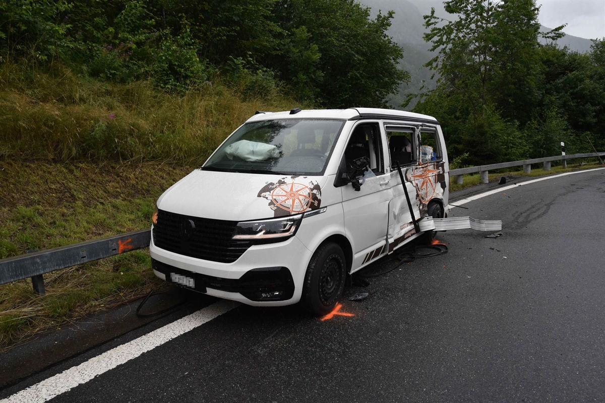 Mesocco GR – Unfall mit Wohnmobil und Kleinbus