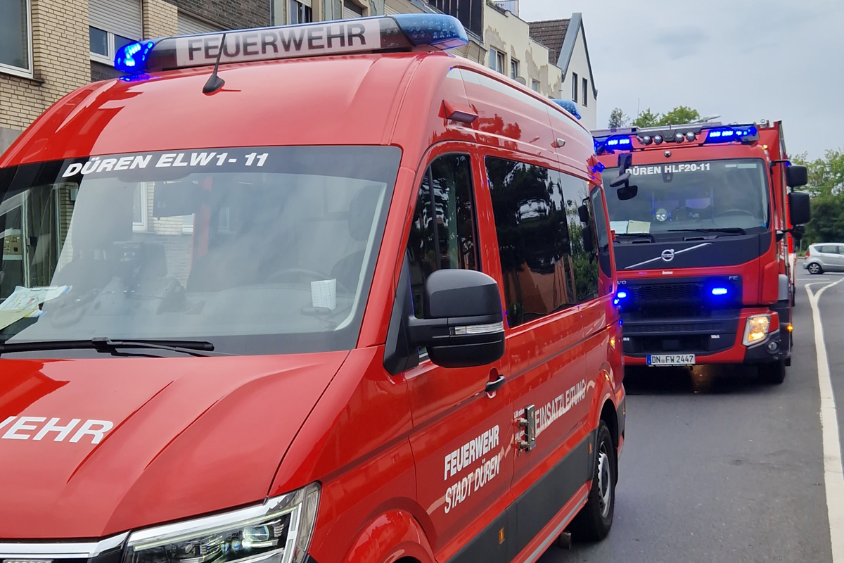 Düren NW – Verletzte Person nach Brand von Küche