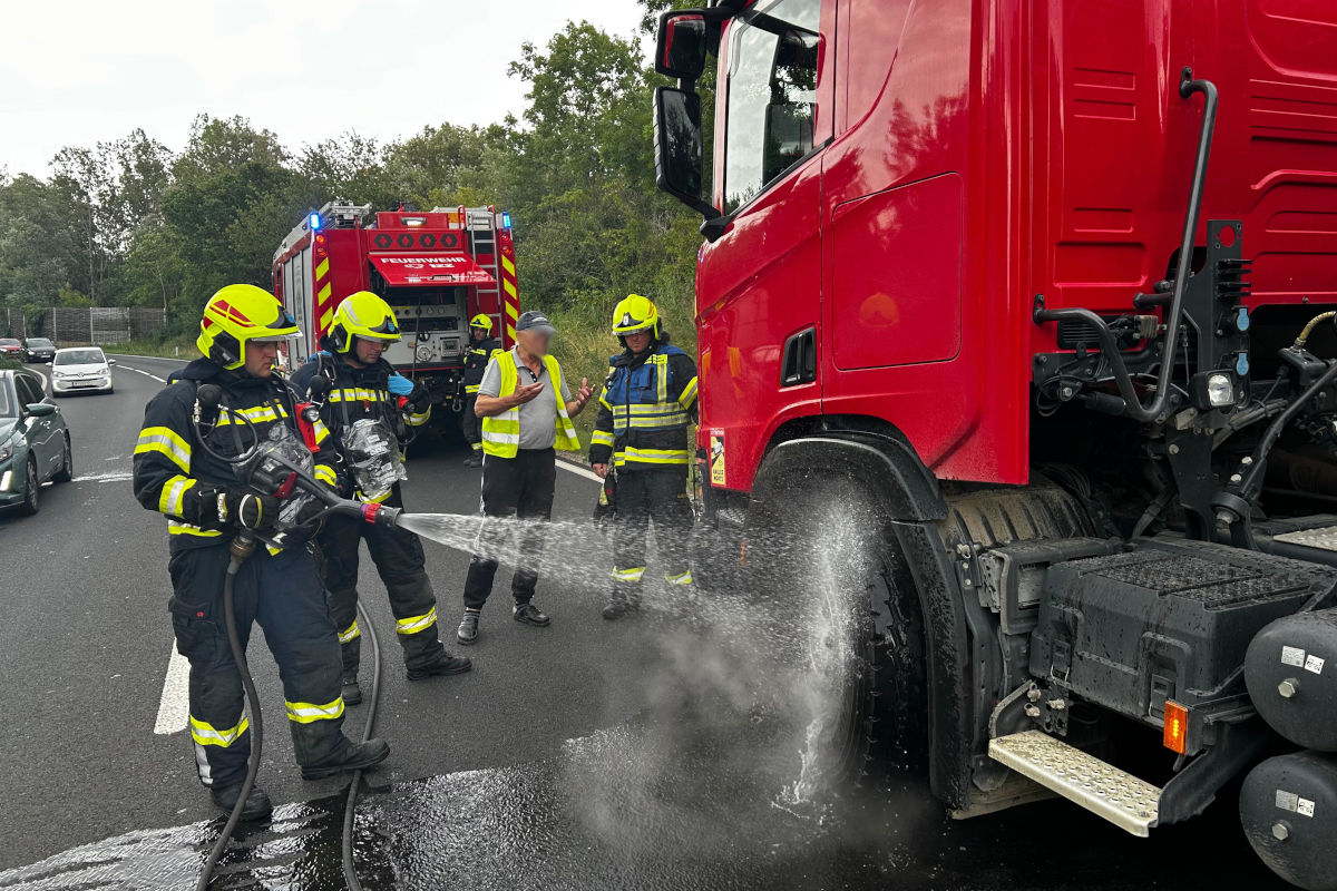 Biedermannsdorf NÖ – Feuerwehr im Dauereinsatz