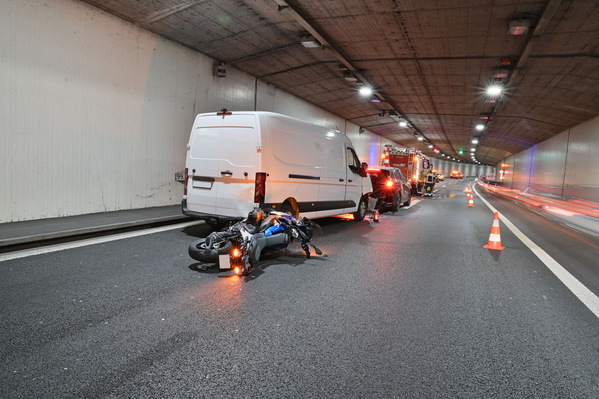 A2 Horw LU – Unfall im Spier-Tunnel - Lieferwagen brennt - Tunnel gesperrt