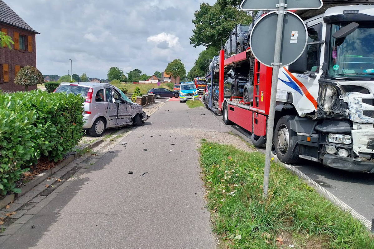 Gangelt NW – Schwerverletzter nach Unfall von Lkw und Pkw
