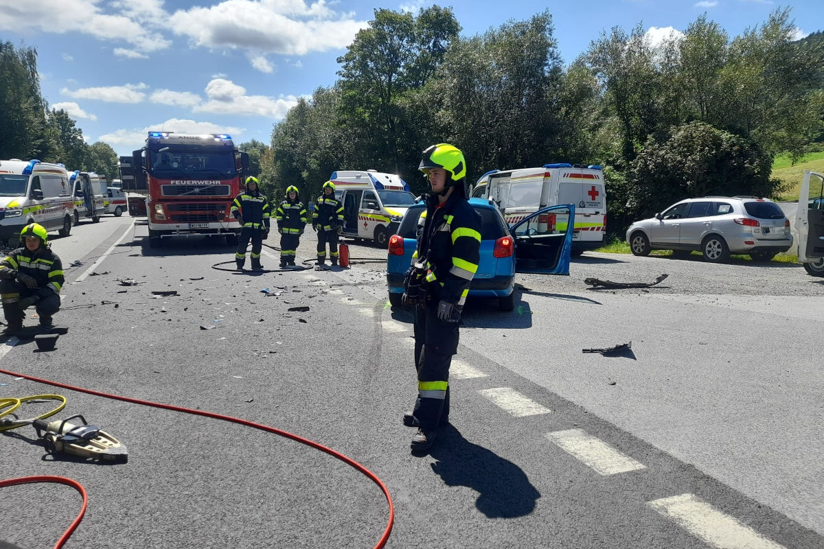 Anger ST – Schwerer Unfall mit fünf Verletzten