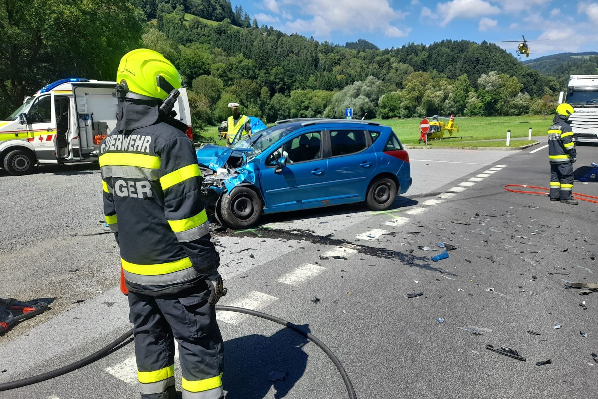 Anger ST – Schwerer Unfall mit fünf Verletzten