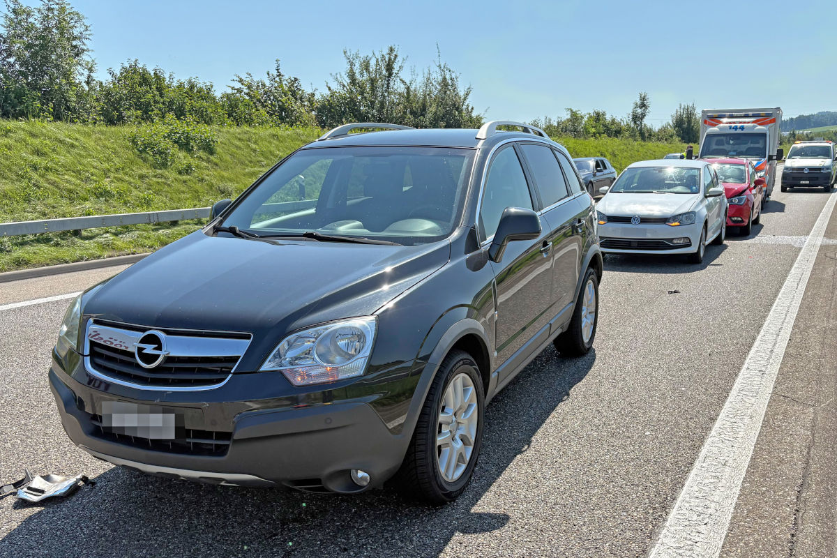 Doppelter Unfall auf der A1 bei Wängi TG – Zwei Verletzte