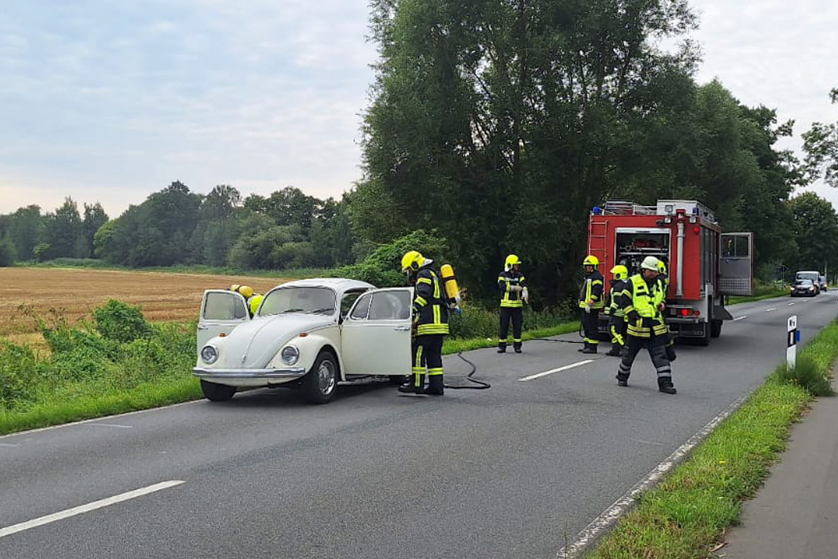 Langlingen NI – VW Käfer gerät während der Fahrt in Brand