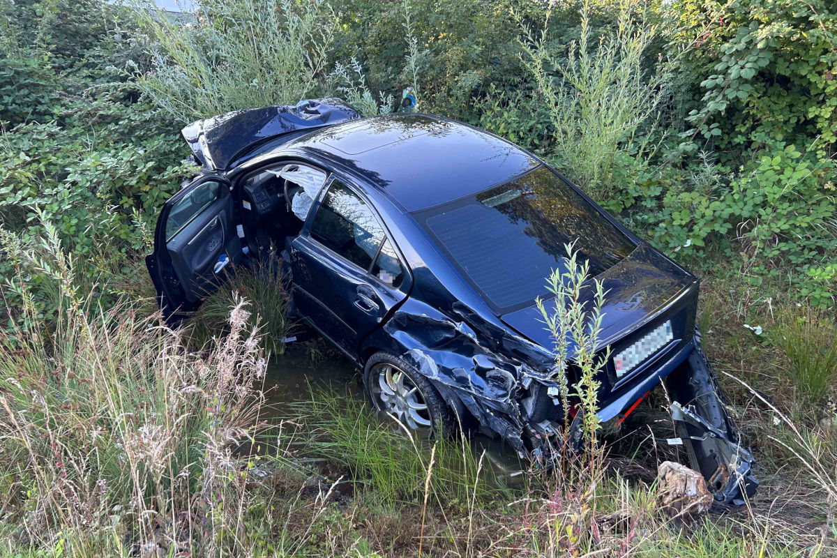 Villmergen AG – Junglenker verursacht spektakulären Selbstunfall