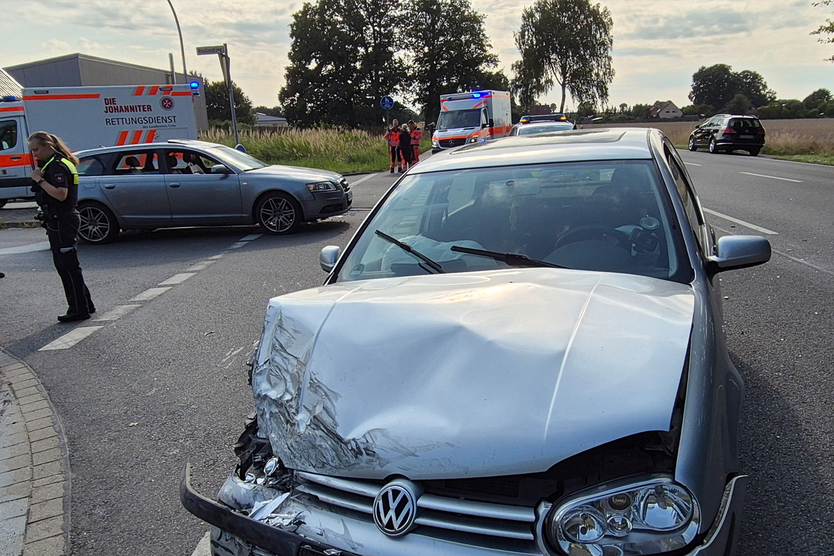 Südheide NI – Zwei Verletzte bei Unfall mit drei Fahrzeugen