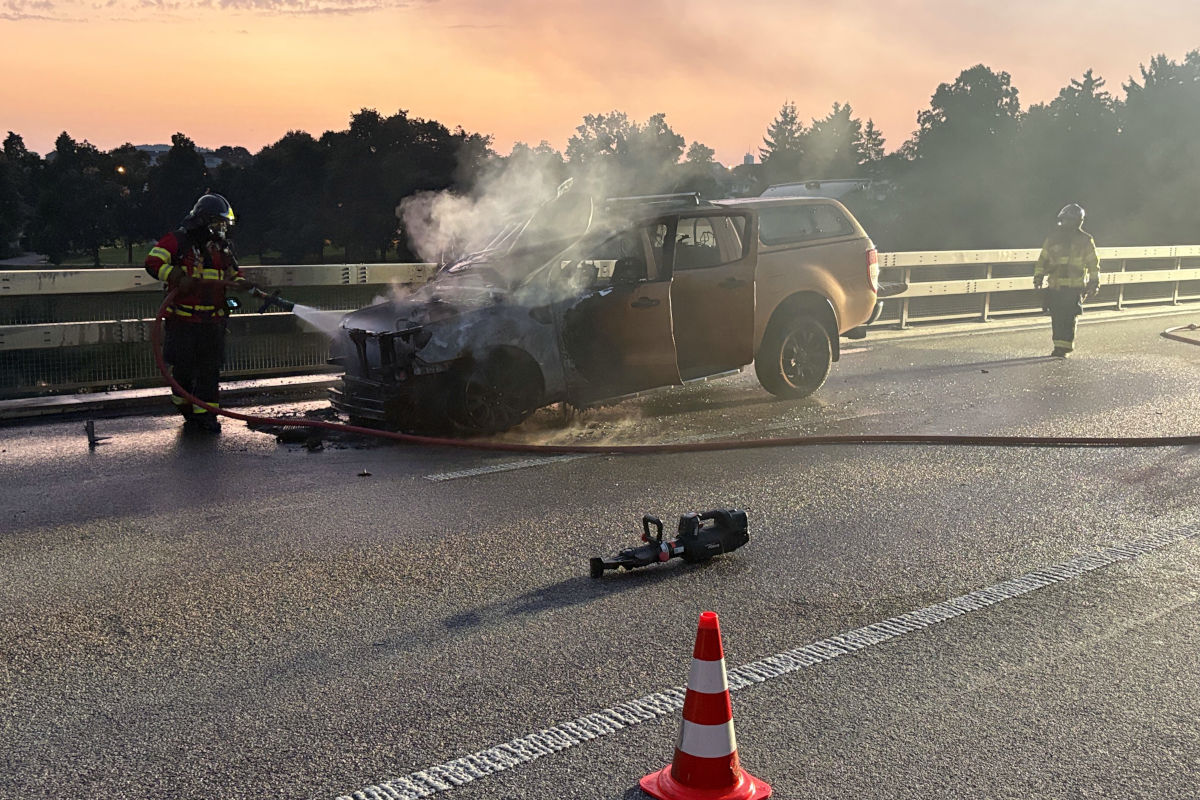 Wil SG – Fahrzeug gerät in Brand