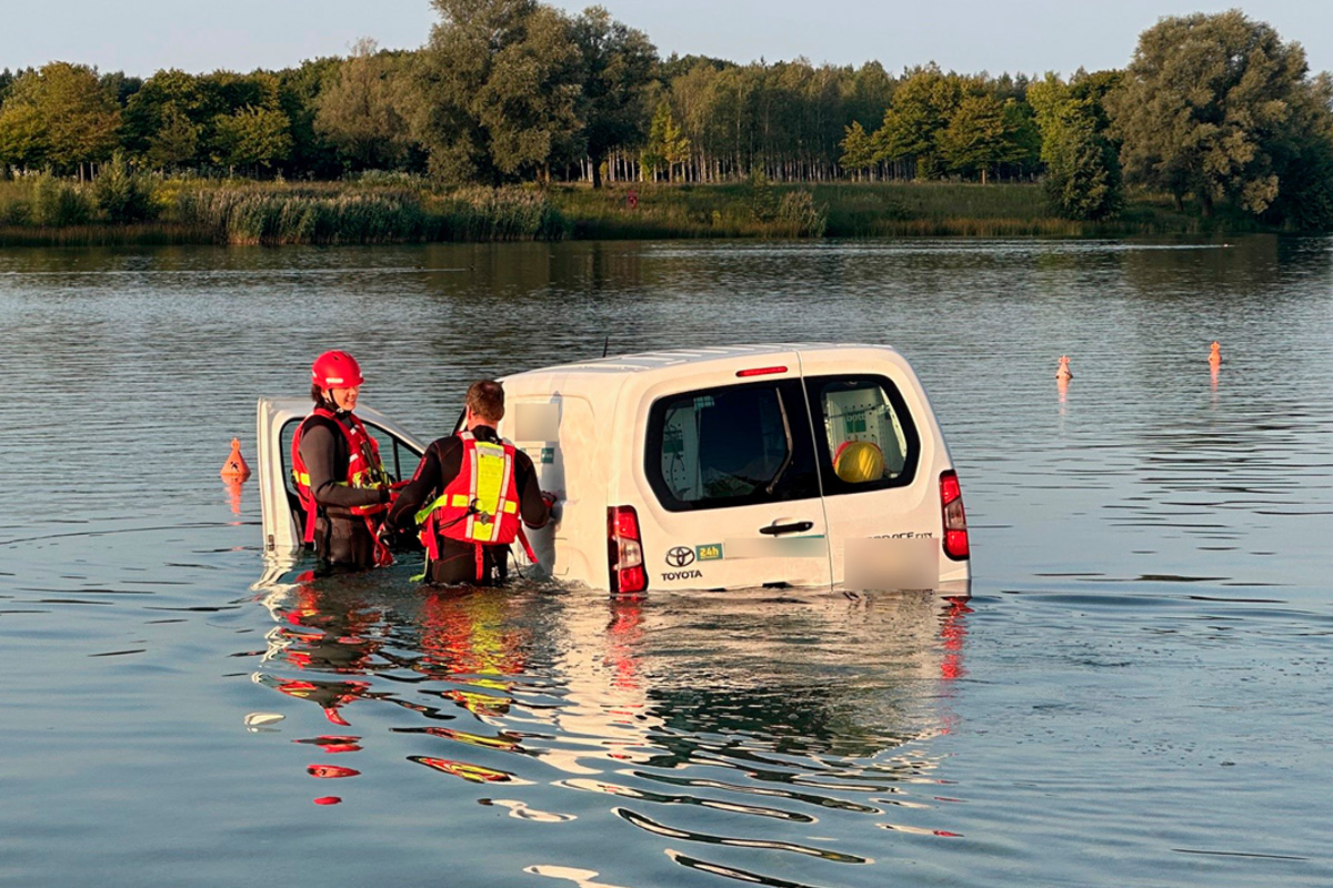 München BY – Pkw fährt in See