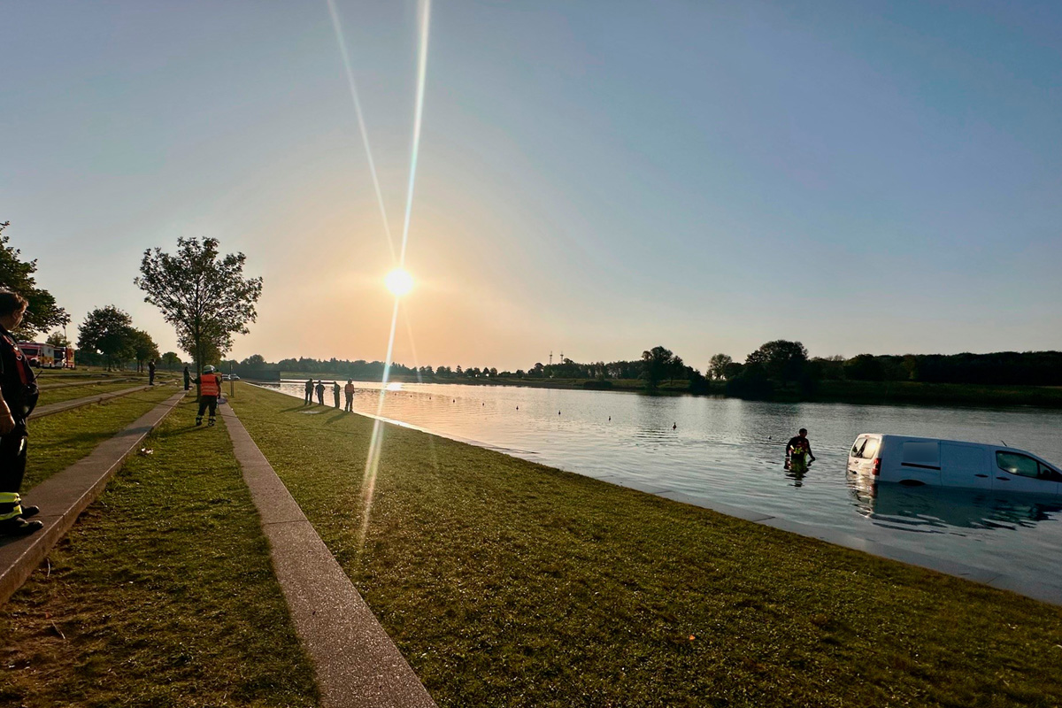 München BY – Pkw fährt in See