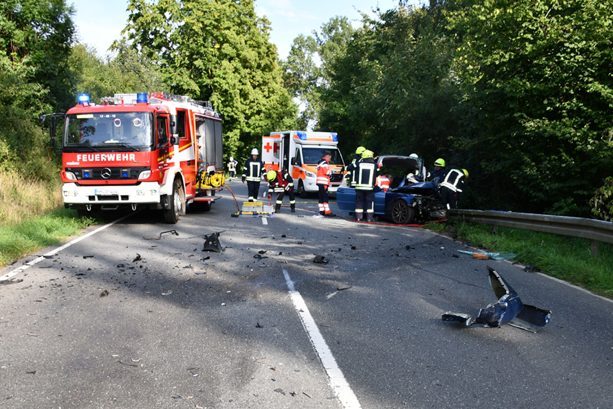 Bäntorf NI – Zwei Schwerverletzte nach Unfall im Gegenverkehr