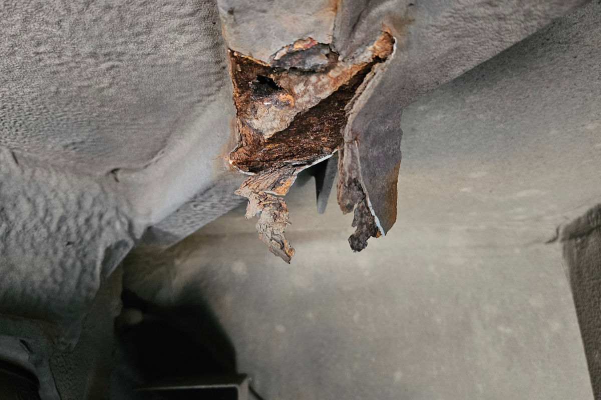 Neuhausen am Rheinfall SH – Verkehrsuntauglicher Reisebus gestoppt