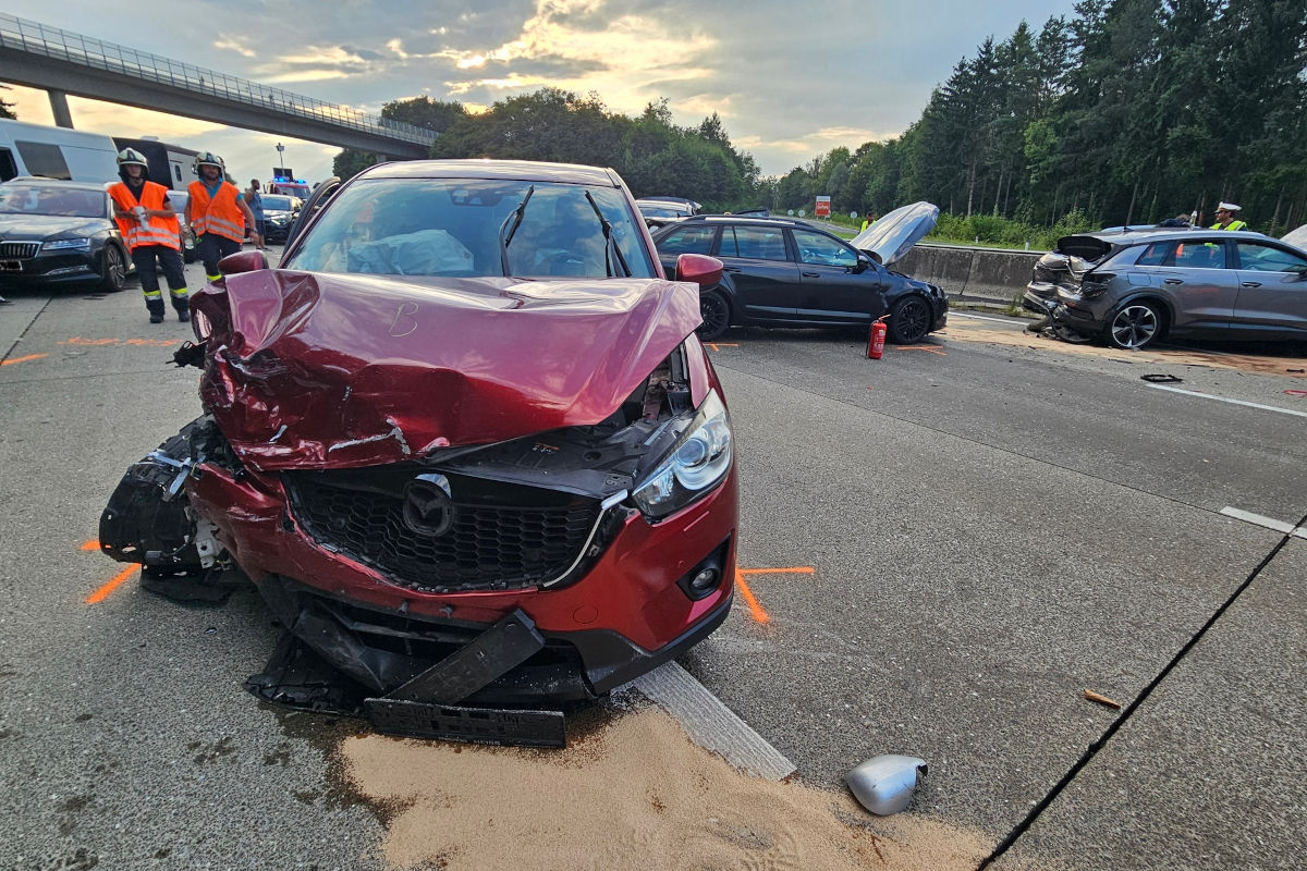 A2 Laßnitzhöhe ST – Eisenstange als Auslöser für Massenkarambolage