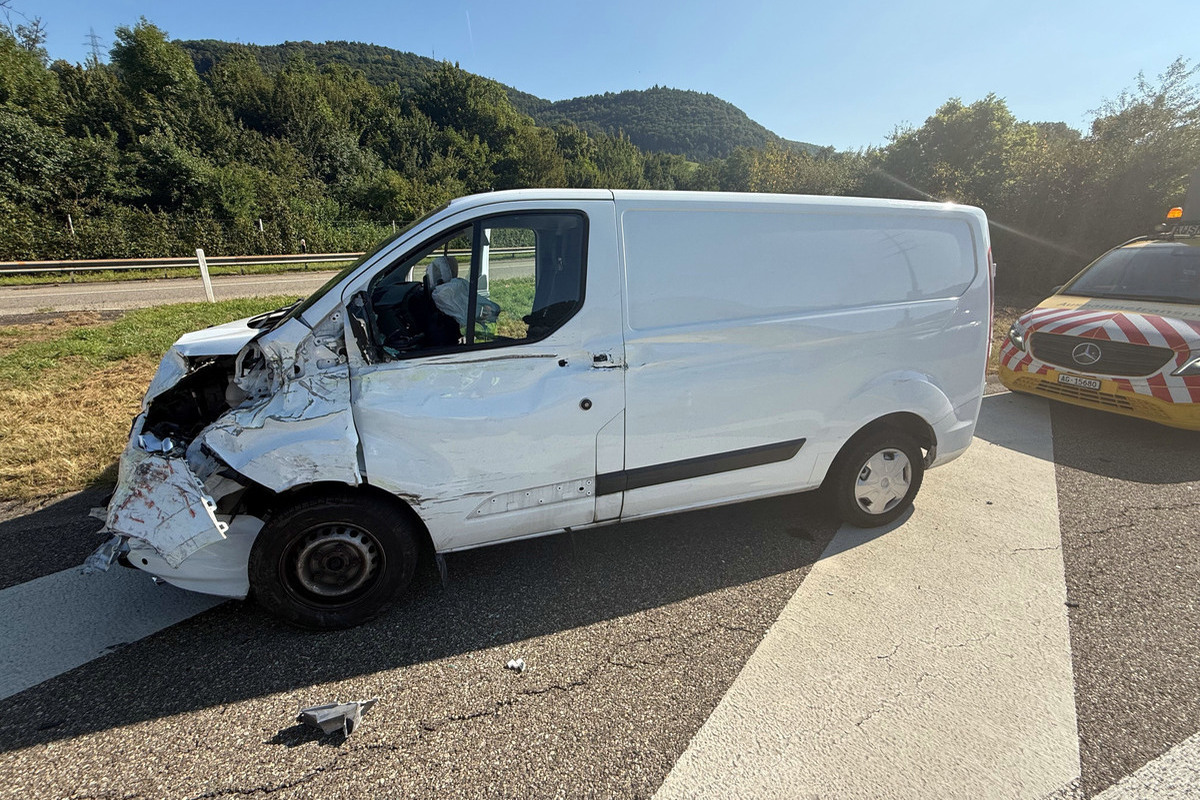 A3 Frick AG – Selbstunfall nach Blick aufs Autoradio