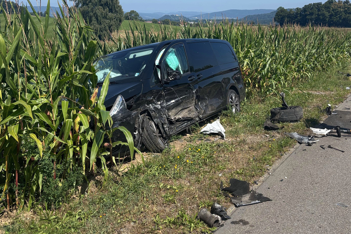 Unfall in Dürrenäsch AG – Frontalkollision auf Gegenfahrbahn