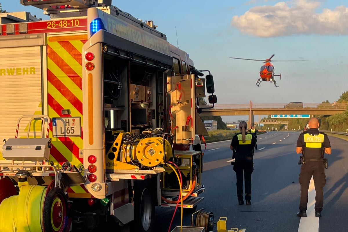  A2 Lehrte NI – Autofahrer bei Alleinunfall schwer verletzt