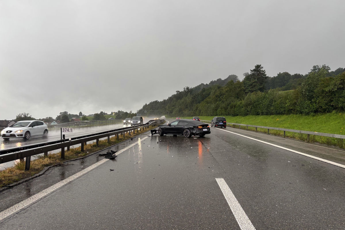 A1 Gossau SG – Aquaplaning führt zu Unfall