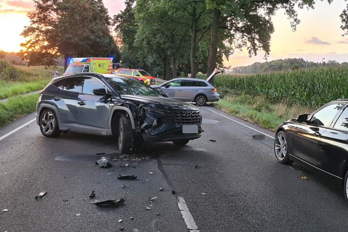 Düdenbüttel NI – Zwei Autofahrerinnen bei Unfall verletzt