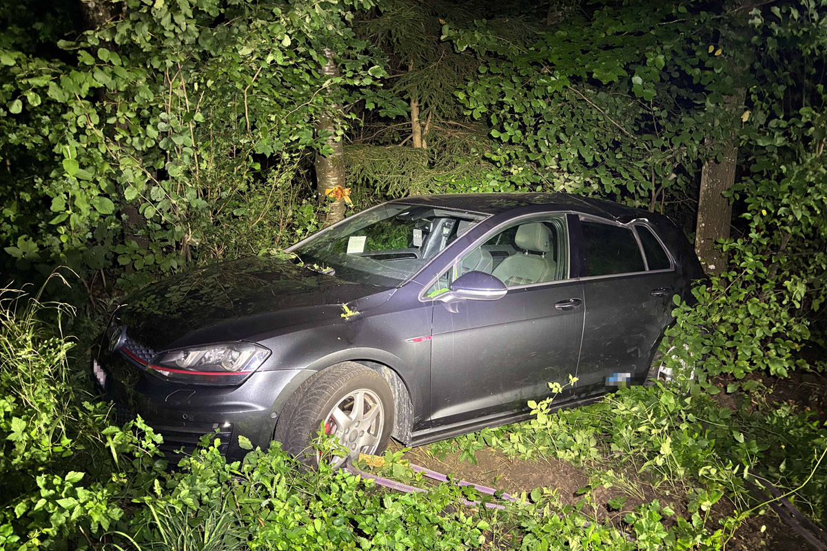 Zetzwil AG – Lenkerin (18) landet bei Unfall in Böschung