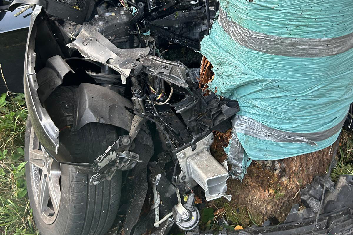 Brest NI – Autofahrer (18) wird bei Alleinunfall schwer verletzt