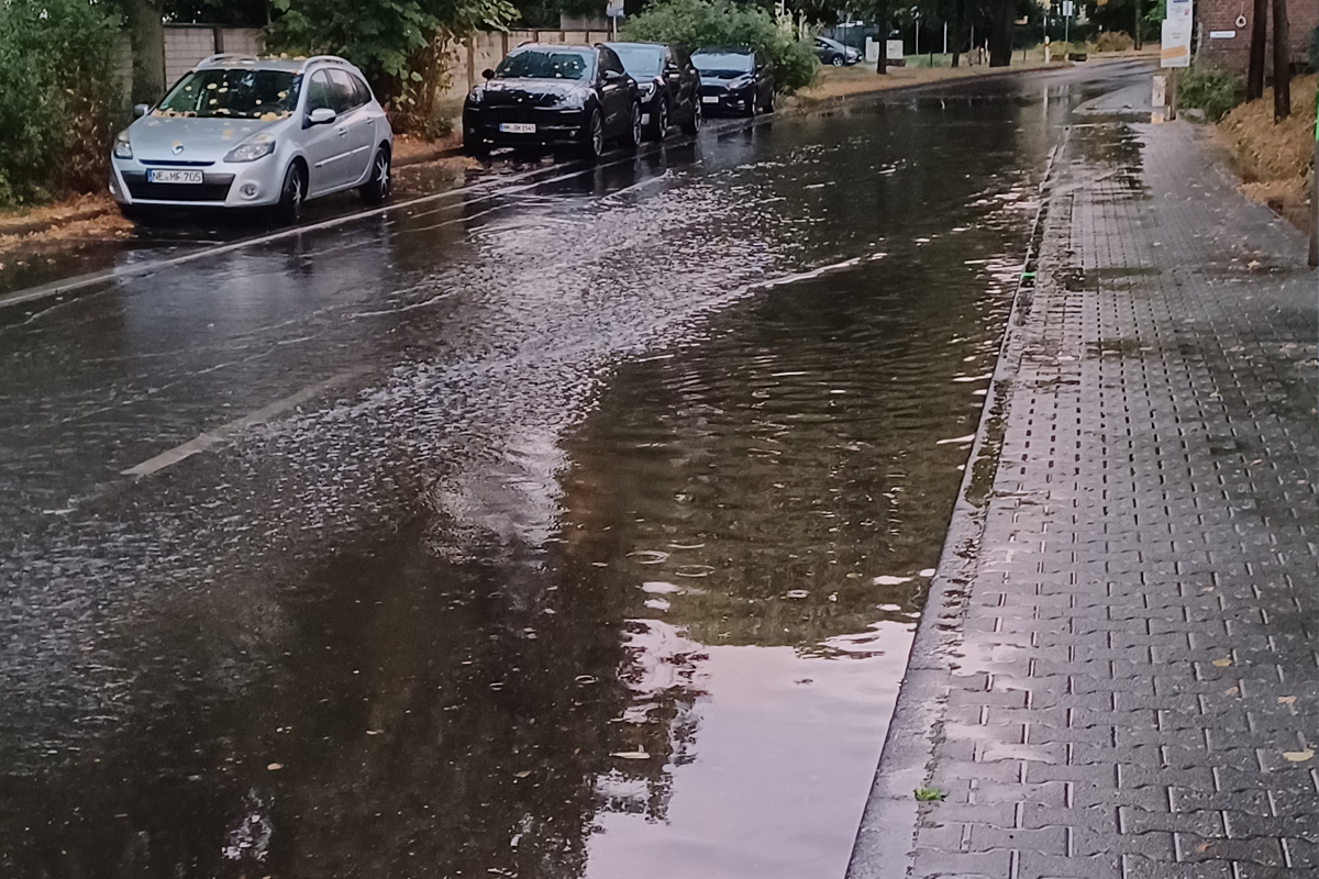 Kaarst NW – 15 Einsätze nach Starkregen und Hagel