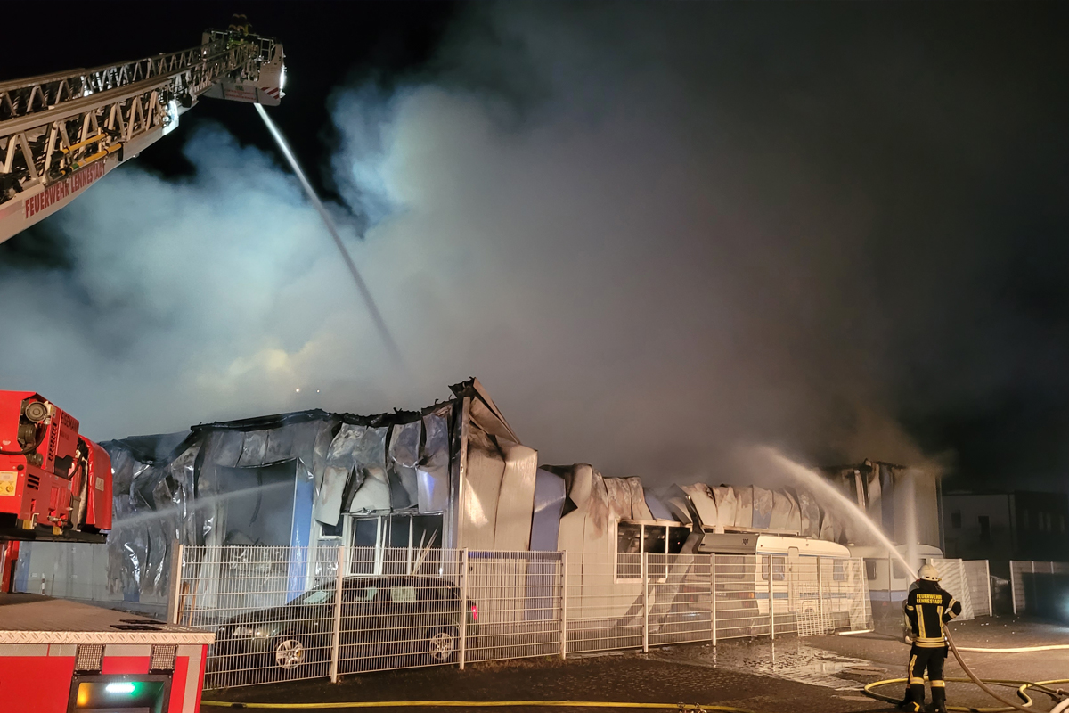 Lennestadt NW – Handwerksbetrieb bei Großbrand zerstört