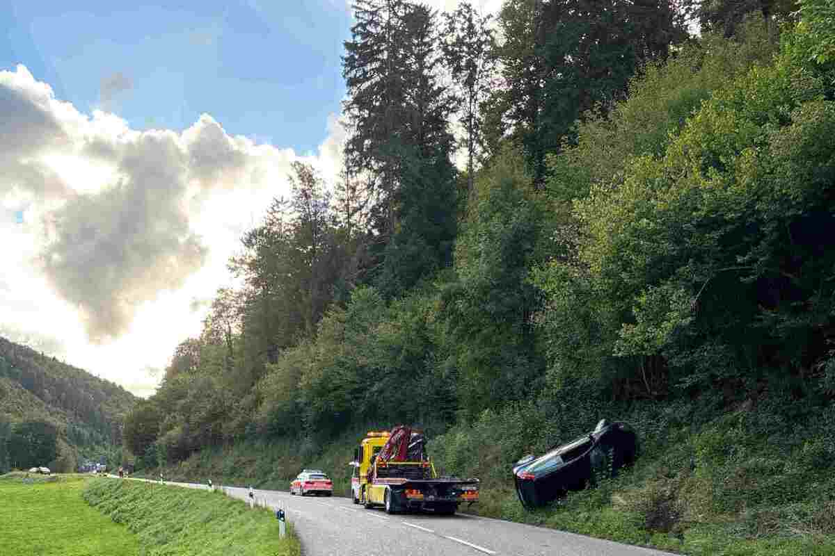 Kleinlützel SO – Auto überschlägt sich bei Unfall