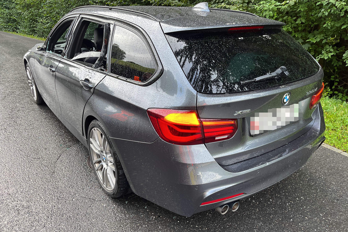 Uznach SG – Kollision zwischen Elektromobil und Auto