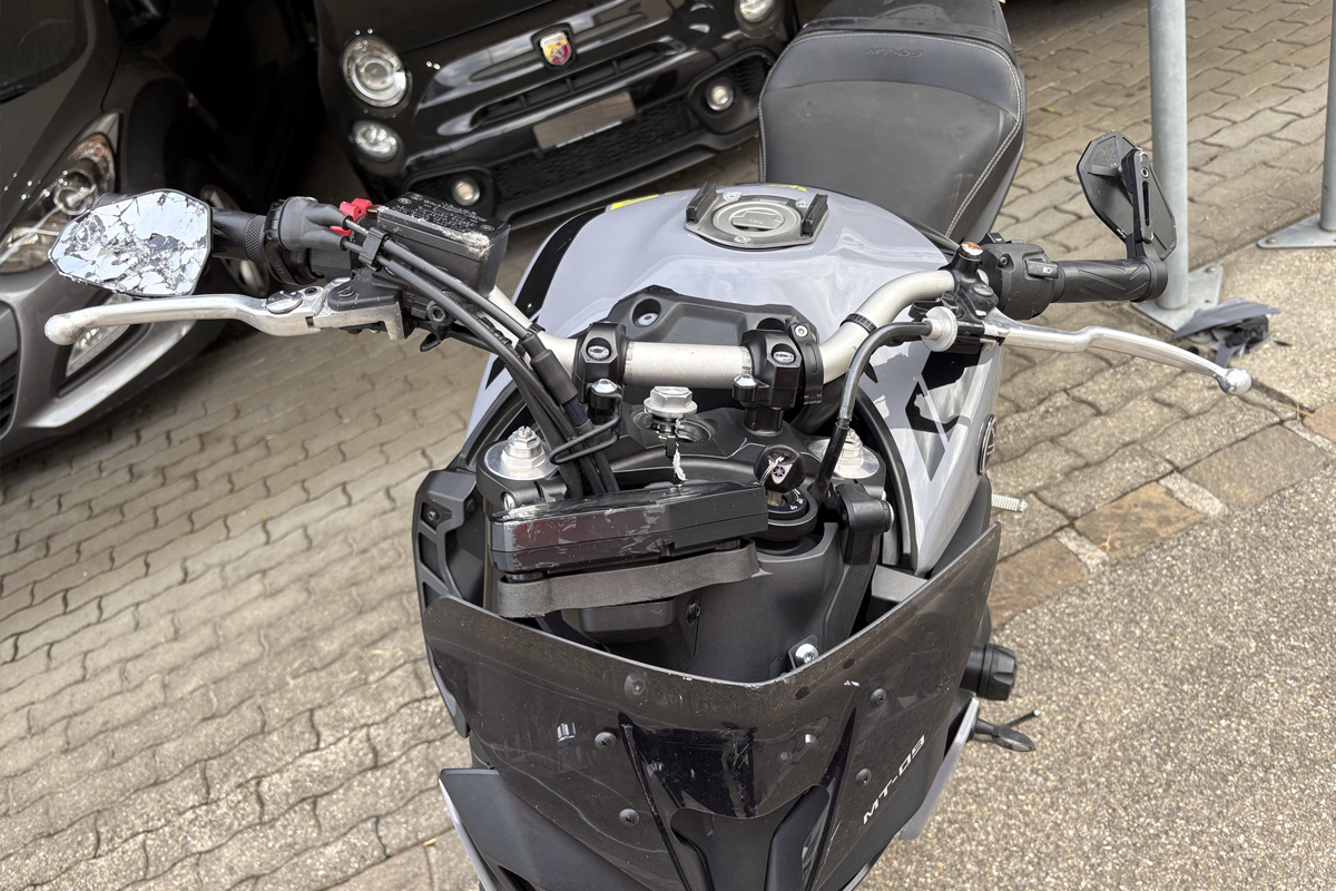 Niederbüren SG – Töff prallt in Auto