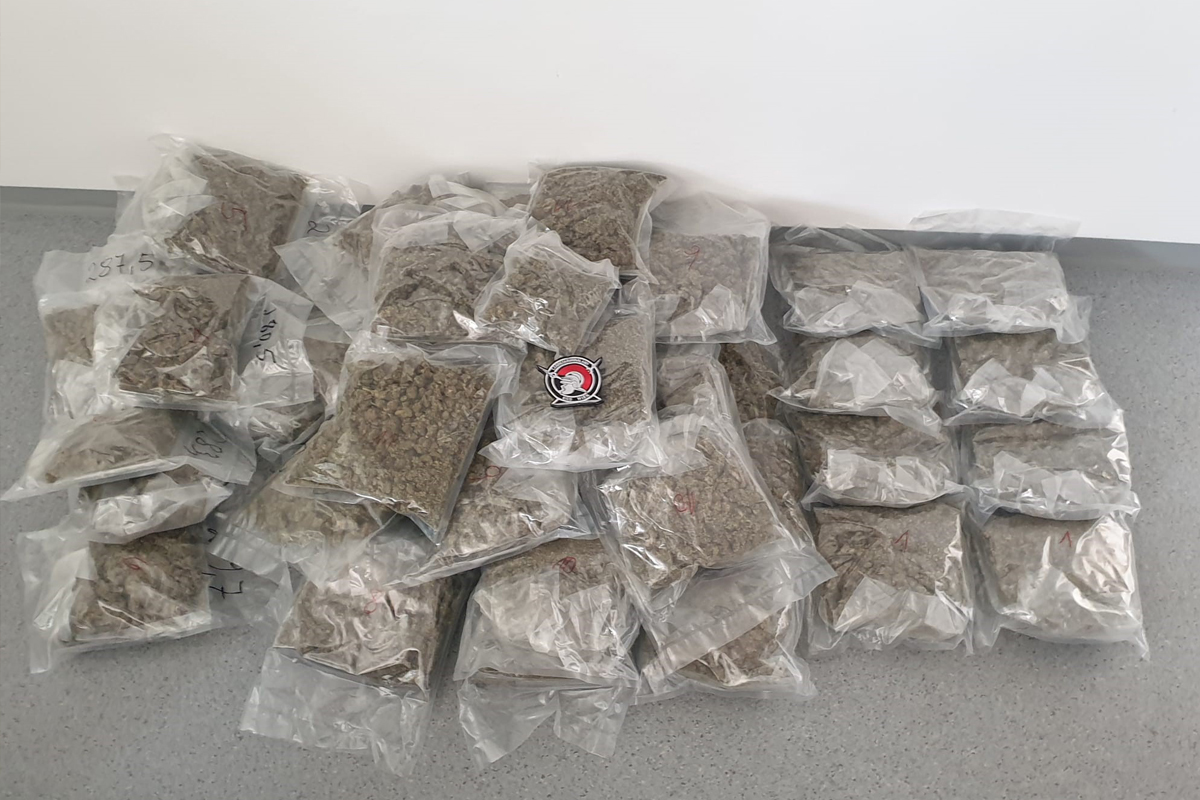 Wien – Polizei stellt knapp 60 Kilo Suchtmittel und 30.000 Euro sicher