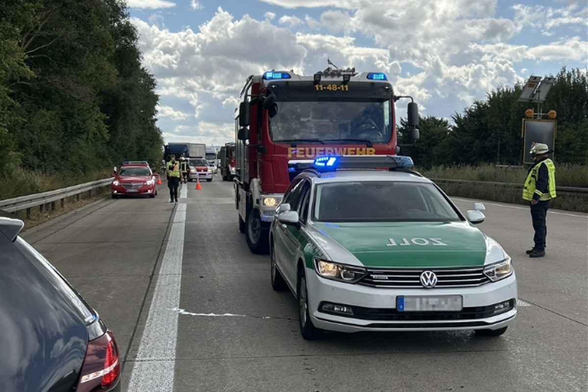 A7 Hotteln NI – Unfall mit drei beteiligten Fahrzeugen
