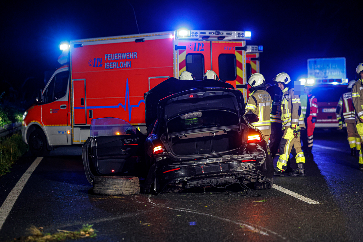 Iserlohn NW – Schwerer Unfall mit Mercedes Sportwagen