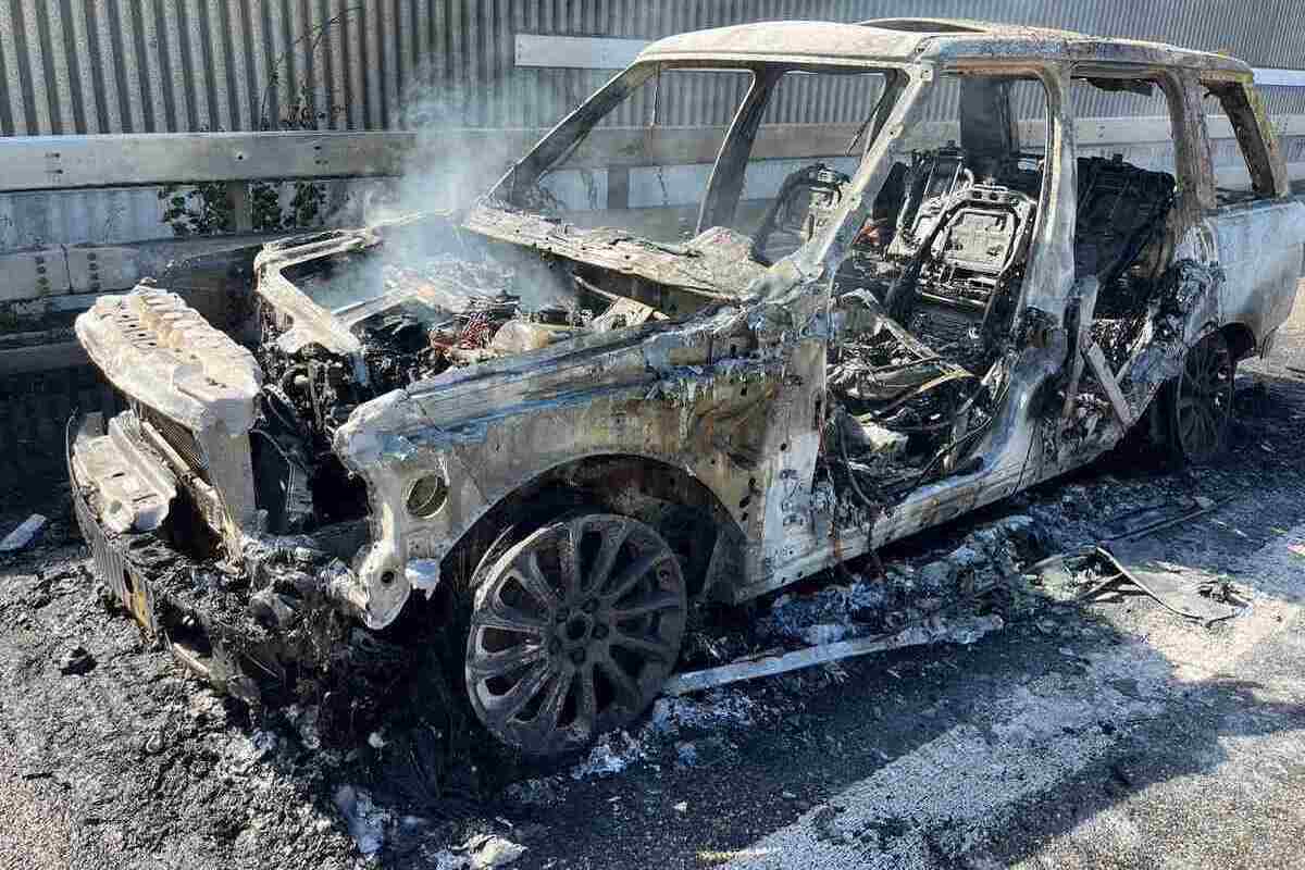 Autobrand auf der A5 bei Lüsslingen-Nennigkofen SO – SUV brennt komplett aus