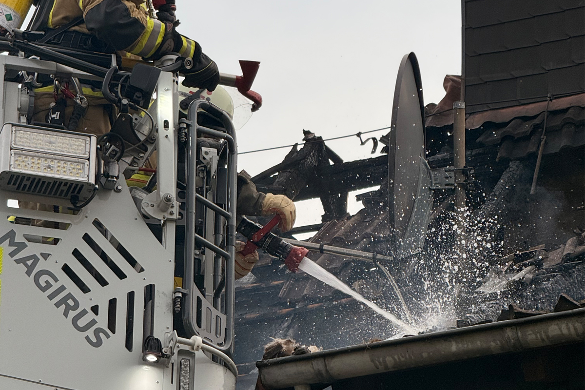 Menden NW – Dachstuhlbrand eines Einfamilienhauses