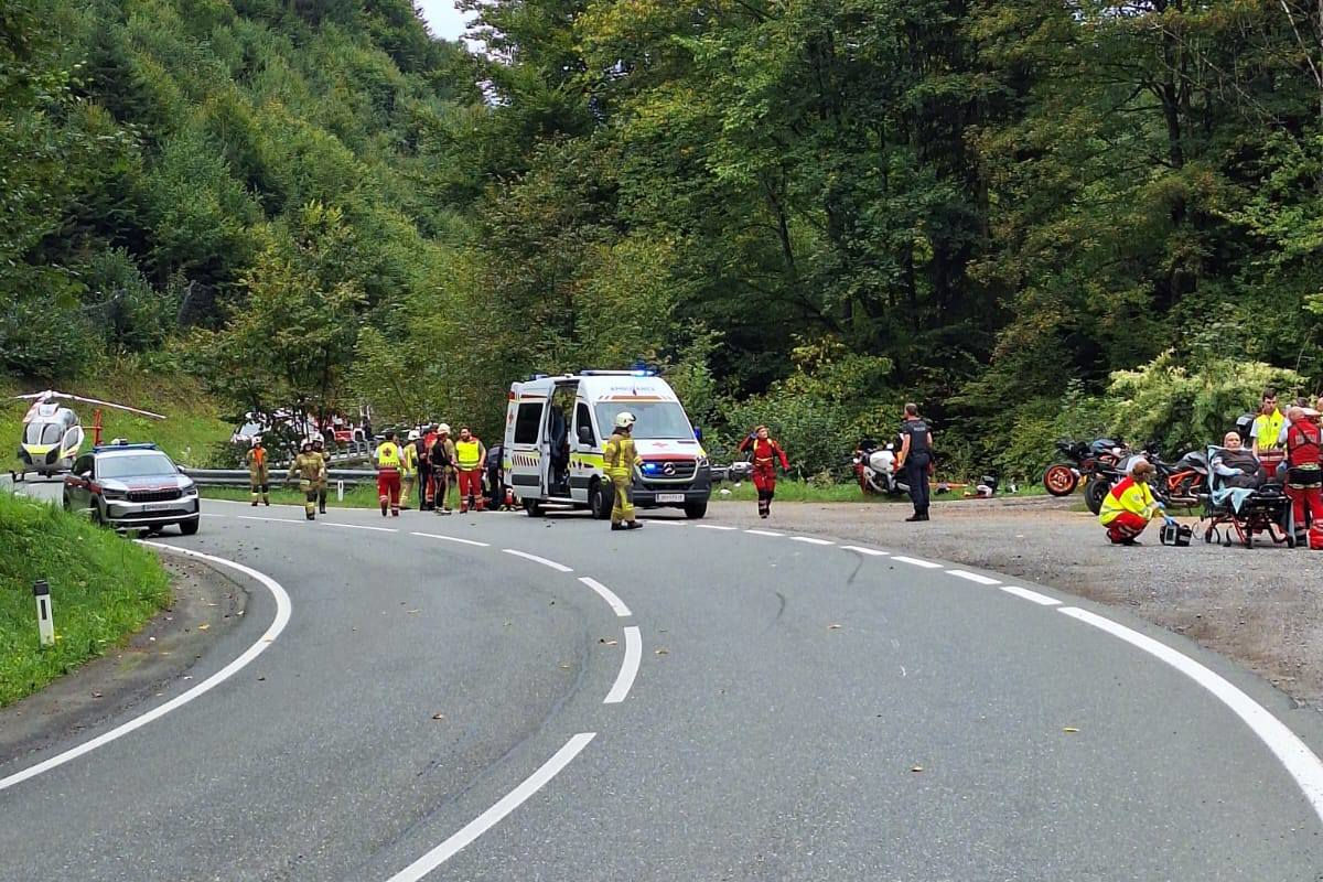 Pöham S – Zwei Motorradfahrer bei Sturz verletzt